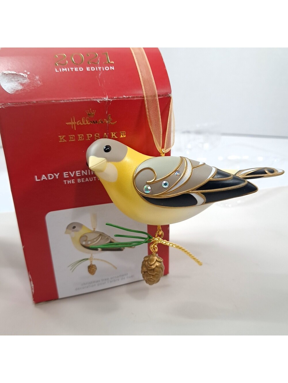 Hallmark LADY EVENING GROSBEAK Beauty of Birds Series Ornament 2021 Christmas